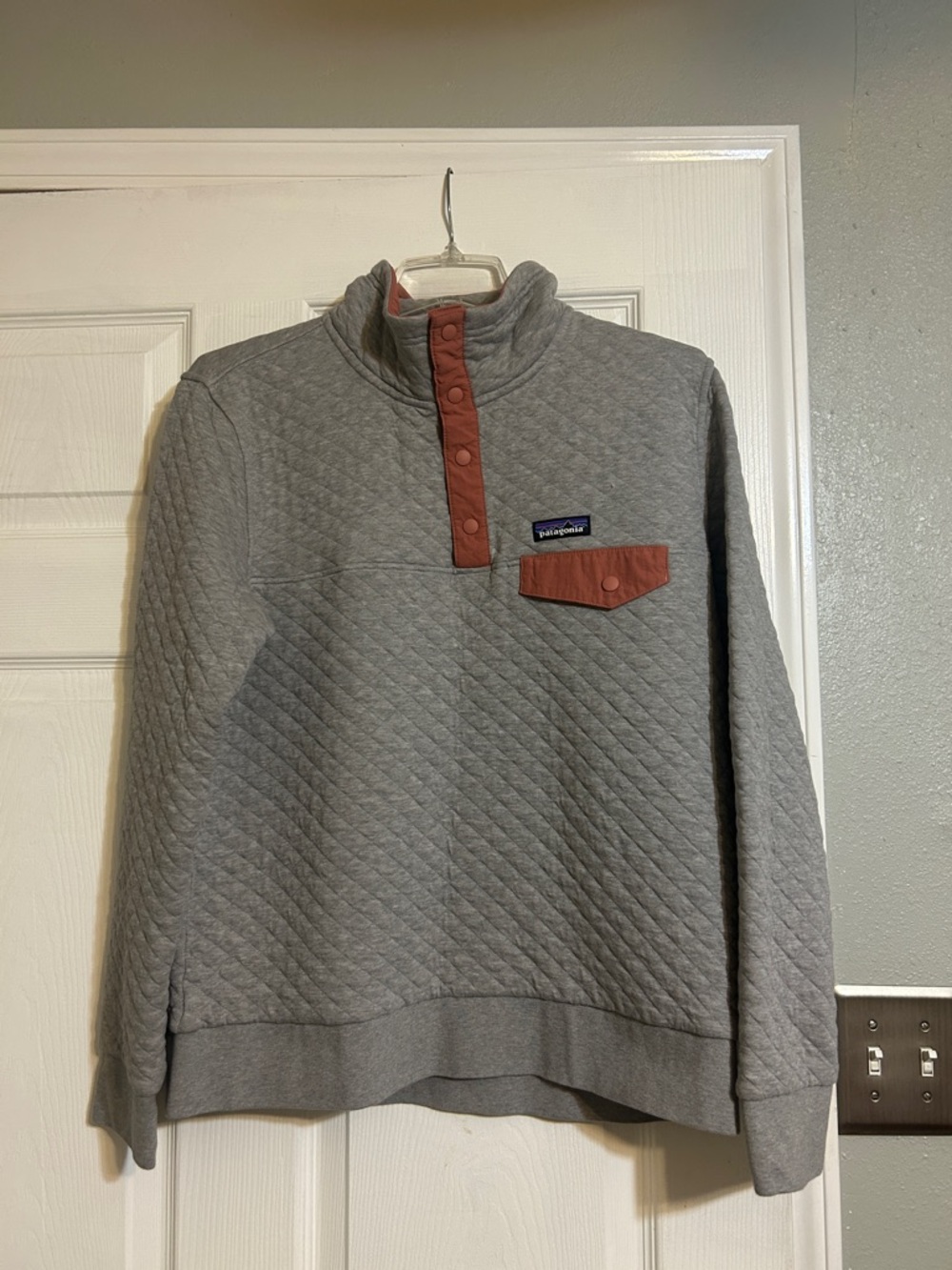 Patagonia gray quilted sweater